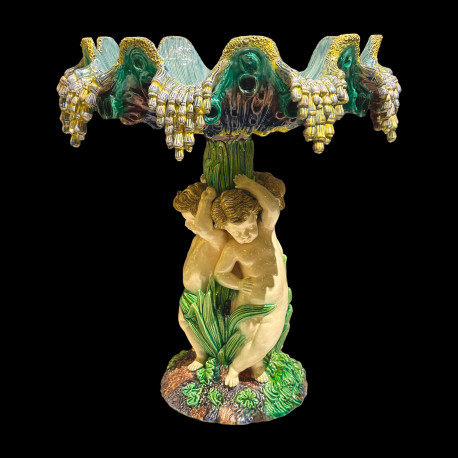 Centre de table Barbotine avec putti et coupe en forme de conque, XIXe