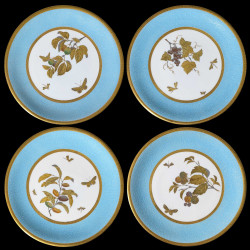 Suite de douze assiettes porcelaine marli turquoise décor à l'or Minton, 1890