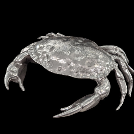Plat à caviar en forme de crabe par Piero Figura