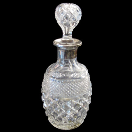carafe ovale cristal taillé col argent