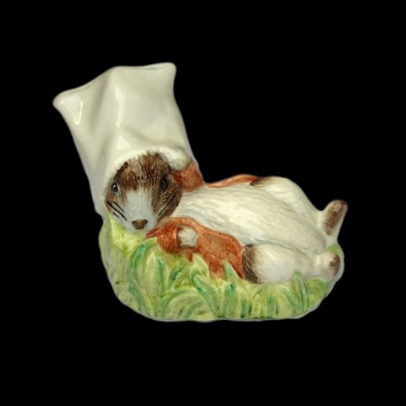 Beatrix Potter Souris chapeautée "Benjamin wakes up"